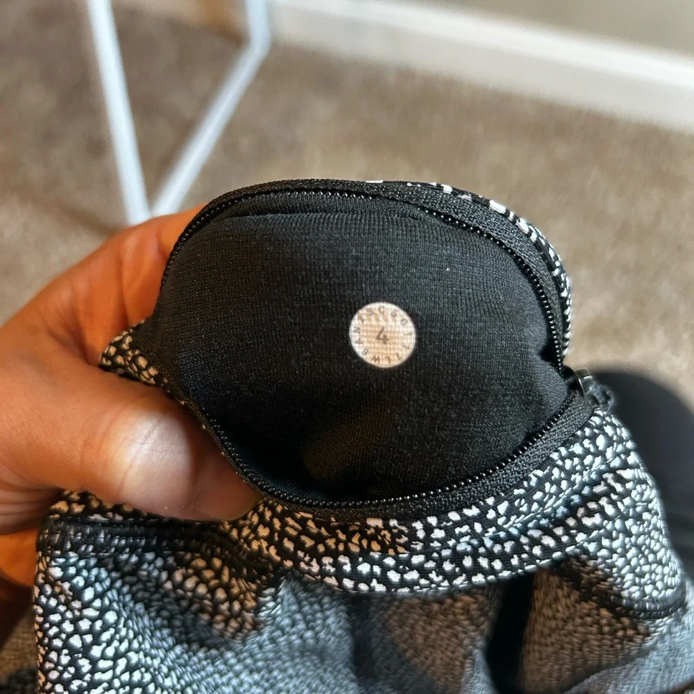 Lululemon Tight Stuff Tight II 25” Reflective Scallop Alpine White/Black Sz 4 - Picture 9 of 15